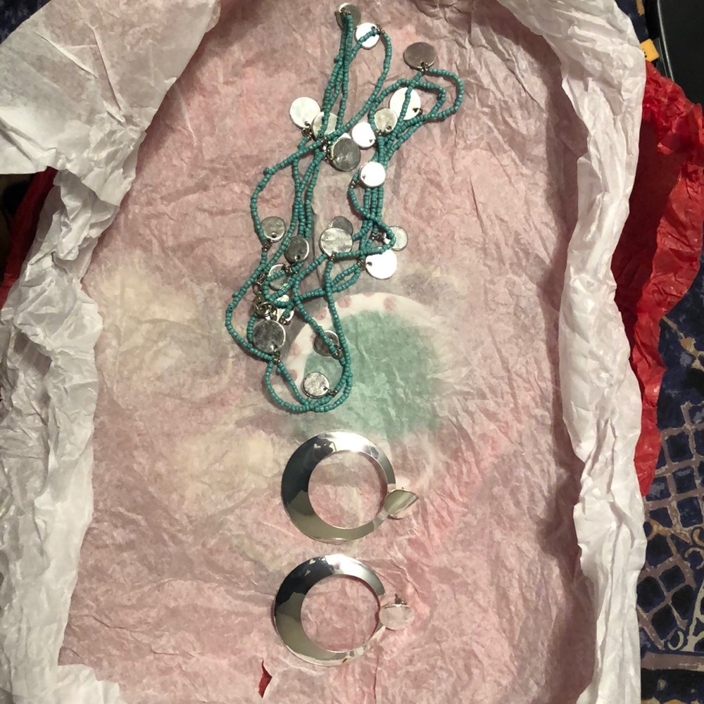 Necklace and earrings set